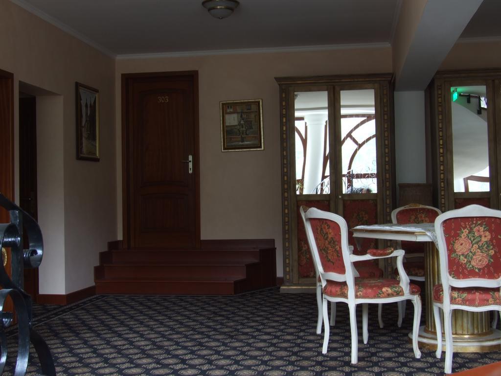 Hotel Royal Залэу Экстерьер фото
